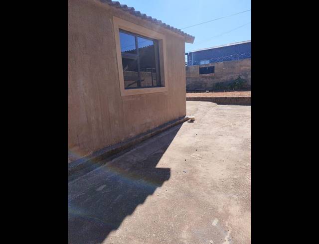 2 BEDROOM HOUSE FOR SALE IN MAPETLA